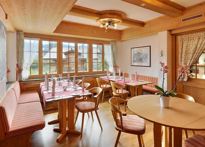 高级克尔希布尔酒店 4*