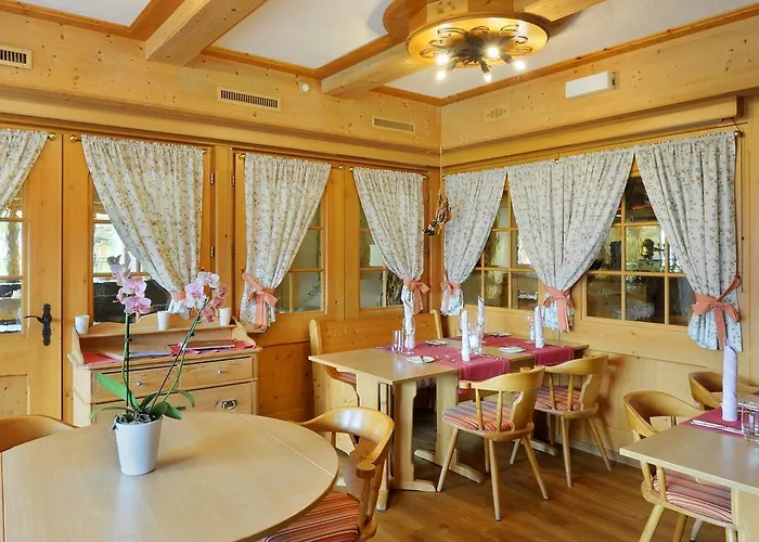 高级克尔希布尔酒店 格林德瓦